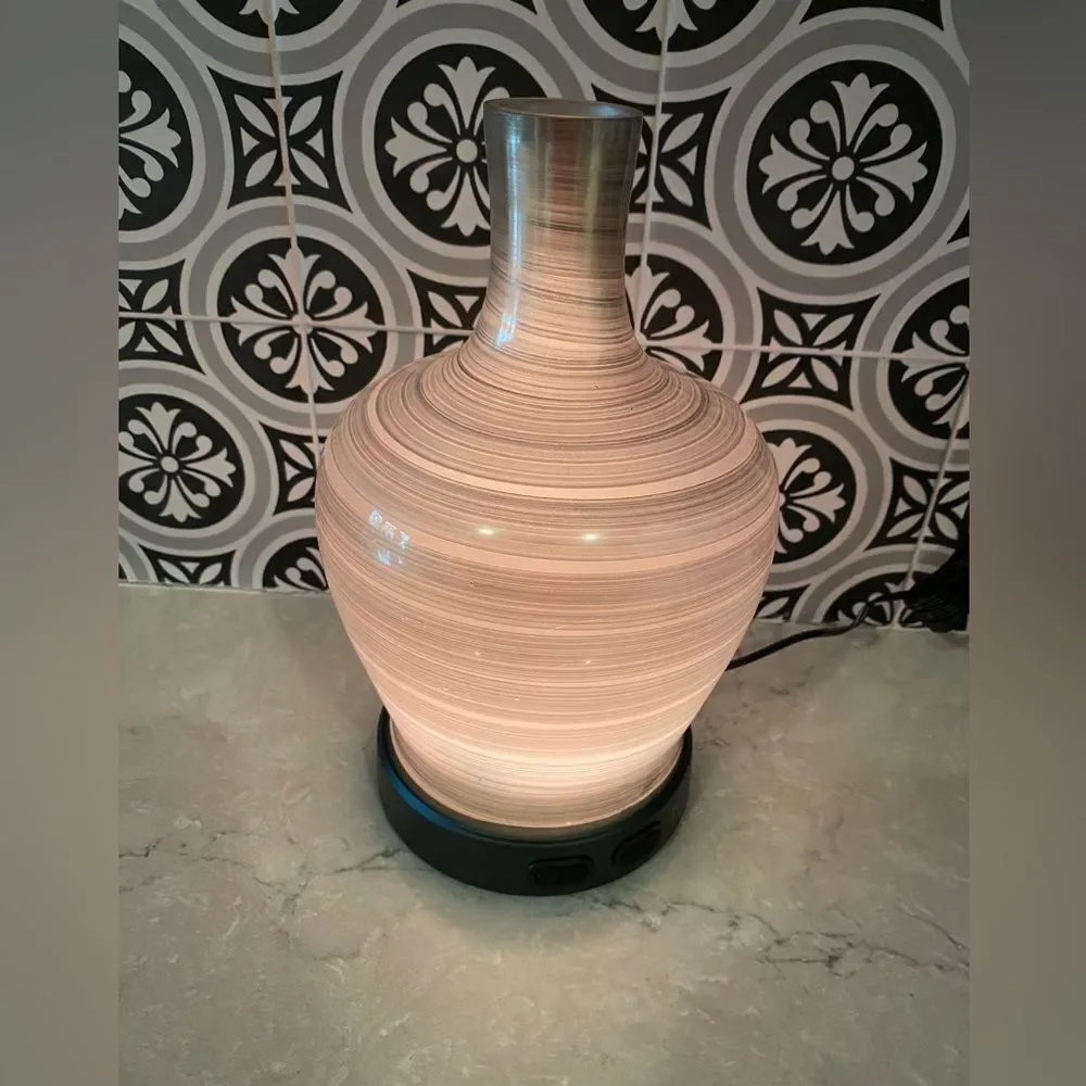 Scentsy Diffuser Base and 'Evolve' Shade Handblown Glass